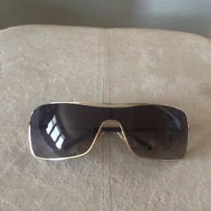 Vogue sunglasses, barely worn!